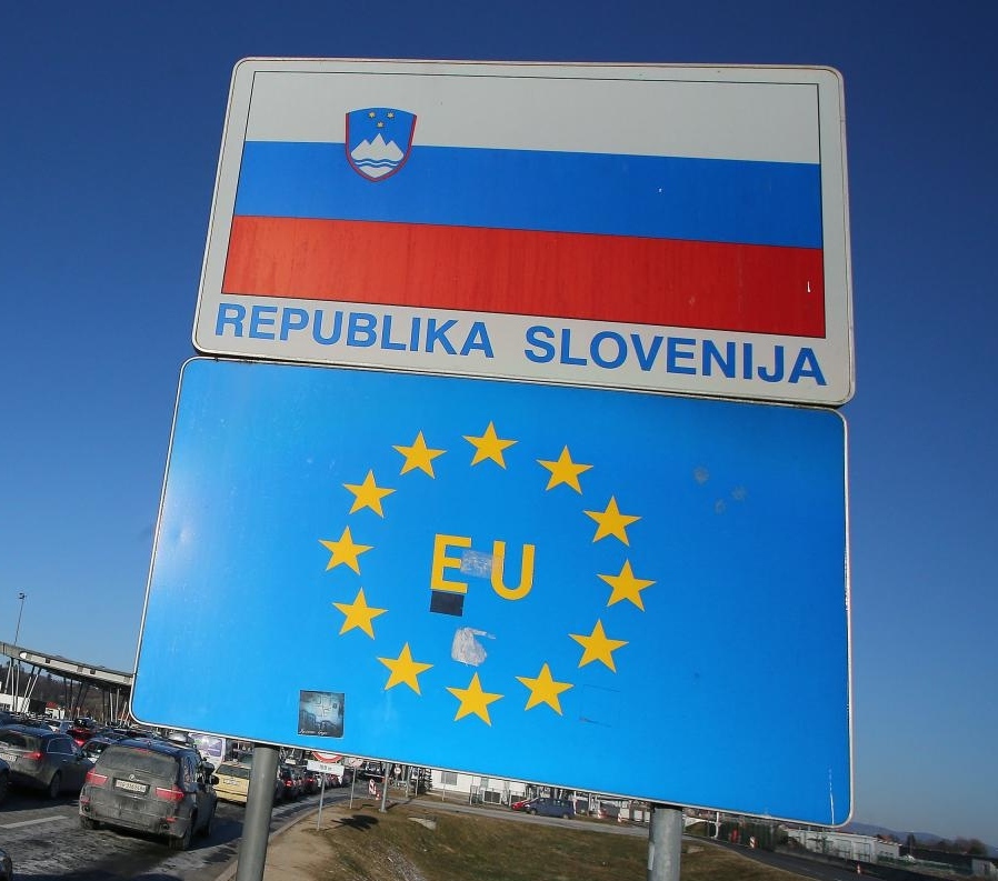 Slovenija postrožila mjere, za ulaz sada treba PCR test